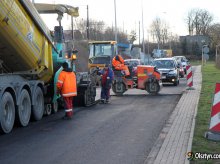 Drogowcy łatają dziurawe ulice. Sprawdź, gdzie napotkasz na utrudnienia Drogowcy łatają dziurawe ulice. Sprawdź, gdzie napotkasz na utrudnienia