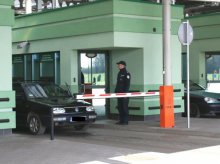 Chciał wwieźć do Polski zakazany gaz Chciał wwieźć do Polski zakazany gaz