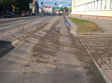 Zabłocenie jezdni na ulicy Niepodległości. Nie obyło się bez mandatu Zabłocenie jezdni na ulicy Niepodległości. Nie obyło się bez mandatu