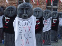 Ubrały Baby Pruskie w koszulki ''Konstytucja''. Staną przed sądem? Ubrały Baby Pruskie w koszulki ''Konstytucja''. Staną przed sądem?