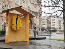 Ruszyła kolejna odsłona ''wymiany ciepła''. Wieszak na ubrania stanął pod ratuszem Ruszyła kolejna odsłona ''wymiany ciepła''. Wieszak na ubrania stanął pod ratuszem