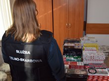 Przedsiębiorczy sklepikarz. Handlował papierosami ''spod lady'' Przedsiębiorczy sklepikarz. Handlował papierosami ''spod lady''