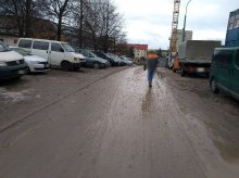 Zanieczyszczona nawierzchnia na ul. Głowackiego. Sprawca ukarany Zanieczyszczona nawierzchnia na ul. Głowackiego. Sprawca ukarany