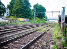 Remont linii na trasie Działdowo-Olsztyn na zaawansowanym etapie. Specjalna maszyna wymienia tory Remont linii na trasie Działdowo-Olsztyn na zaawansowanym etapie. Specjalna maszyna wymienia tory