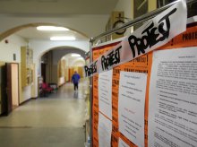 ''Przeciwstawiamy się opinii, że uczyniliśmy uczniów zakładnikami własnych roszczeń''. Nauczyciele I LO opublikowali list ''Przeciwstawiamy się opinii, że uczyniliśmy uczniów zakładnikami własnych roszczeń''. Nauczyciele I LO opublikowali list