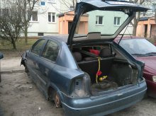 Wraki aut na parkingach. Co można z nimi zrobić? Wraki aut na parkingach. Co można z nimi zrobić?