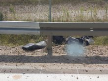 Pod Olsztynkiem 27-letni motocyklista uderzył w barierę ochronną. Zmarł na miejscu Pod Olsztynkiem 27-letni motocyklista uderzył w barierę ochronną. Zmarł na miejscu