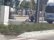 Potrącenie na przejściu przy dworcu. Autokar uderzył w starszą kobietę Potrącenie na przejściu przy dworcu. Autokar uderzył w starszą kobietę