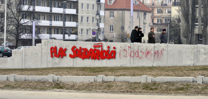 Wandale ponownie na Placu Solidarności