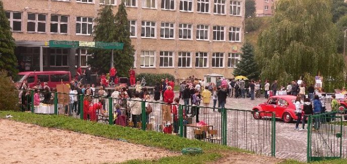 Ewakuacja uczniów ze szkoły przy ul. Turowskiego