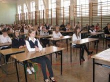 Gimnazjaliści piszą egzamin