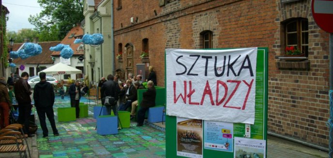 Uliczka Sztuki, czy ''SztuCZka Władzy''?