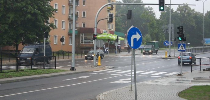 Poranek na Alei Wojska Polskiego: ruch wreszcie odbywa się płynnie