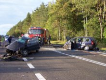 Czołowe zderzenie na krajowej siódemce