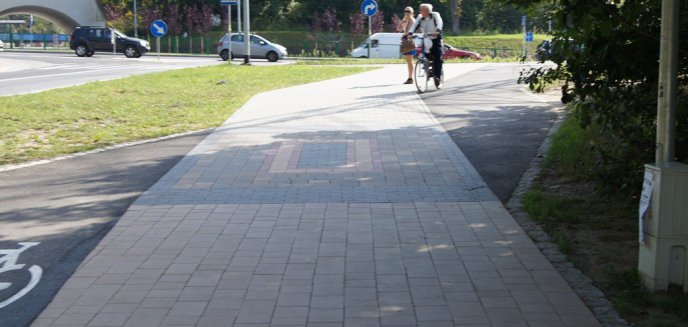 Zaparkować nad Jeziorem Długim to nie lada wyczyn!