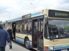 Więcej autobusów i dodatkowe połączenia na Wszystkich Świętych