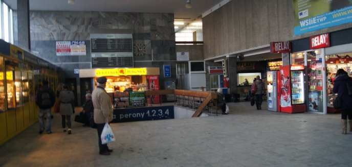 Dublują punkty informacji turystycznej w centrum, a na dworcach pustka!