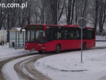 Autobus stanął w poprzek drogi. Zablokowana droga krajowa nr 51