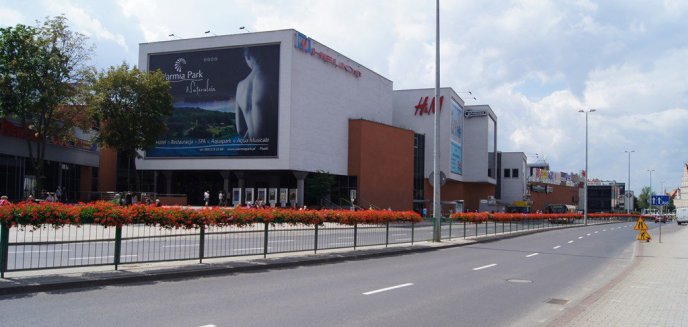 Alfa: Nowe salony odzieżowe obok delikatesów