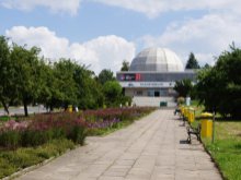 Nowy, olsztyński mural na ścianie planetarium