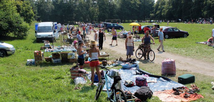 Przedmioty z historią ''za grosze'', czyli pchli targ w Olsztynie (zdjęcia)