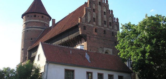 Narodowe czytanie dzieł Aleksandra Fredry na olsztyńskim zamku