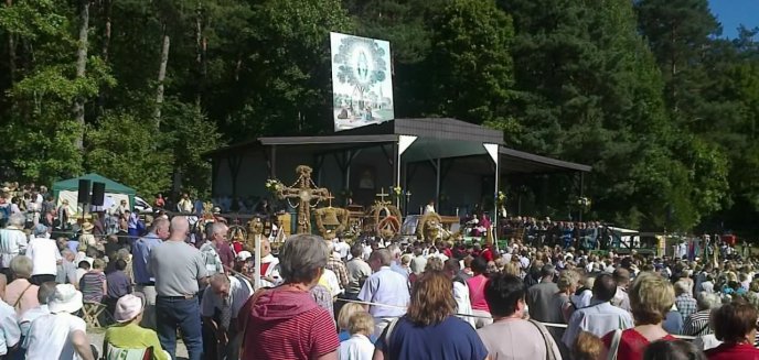 Tłumy na uroczystości odpustowej w Gietrzwałdzie