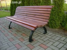 Montują nowe ławki