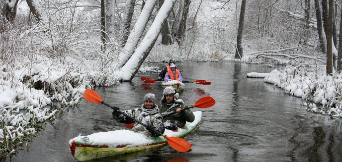 Im zima nie straszna. Weekend spędzą w kajaku