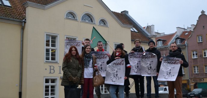 Młodzież Wszechpolska przekonywała w Olsztynie, że ... Kocha Polskę