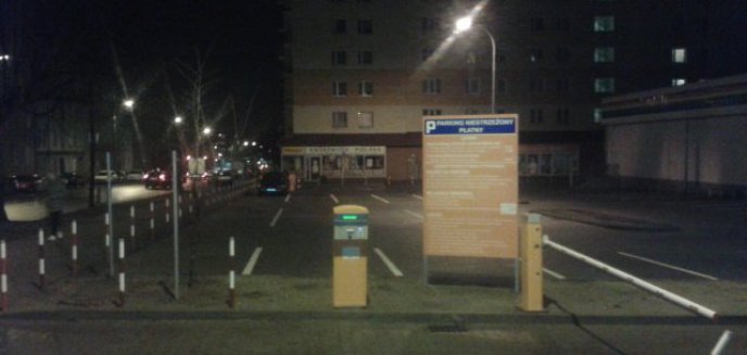 Parkowanie pod ''Niezapominajką'' płatne. Mieszkańcy się skarżą
