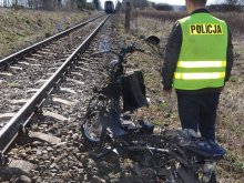Wypadek na przejeździe kolejowym. 19-latek w stanie krytycznym