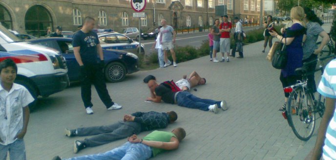 W centrum Olsztyna zaatakowali obcokrajowców. Po dwóch latach stanęli przed sądem