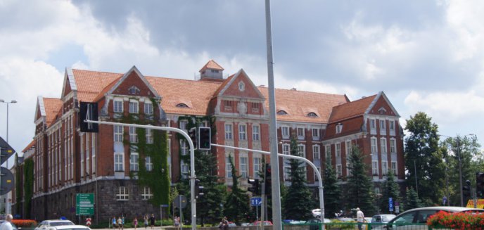 Artykuł: Urząd Marszałkowski rozpycha się w Olsztynie