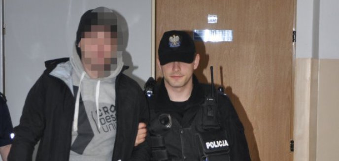Pół roku więzienia dla kibica Stomilu, który podniósł rękę na policjanta