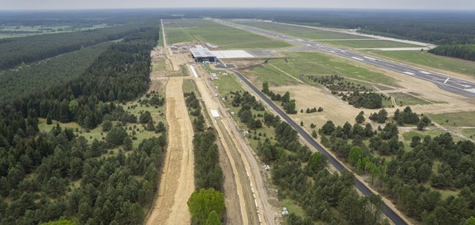 Artykuł: Budują ''dojazdówki'' do lotniska Olsztyn-Mazury