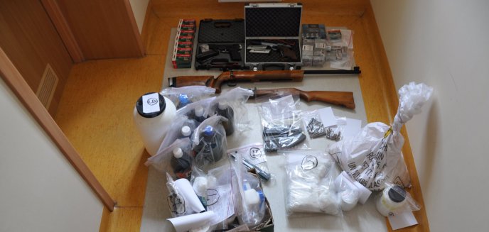 Nielegalny magazyn uzbrojenia w jednym z olsztyńskich mieszkań. Właścicielem zawodowy żołnierz