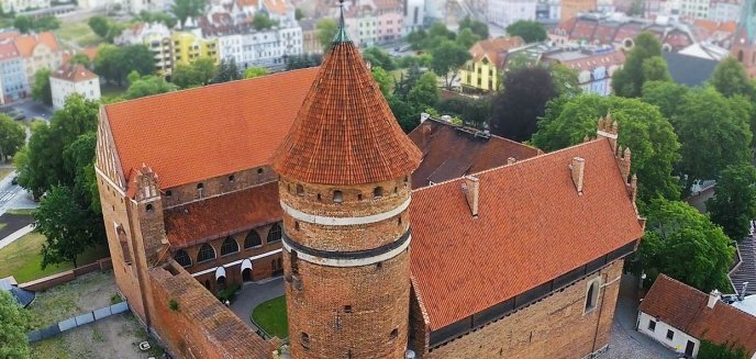 Olsztyński zamek widziany ''okiem'' drona
