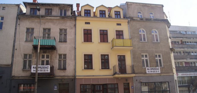 Kamienica w centrum wciąż na sprzedaż. Miasto schodzi z ceny
