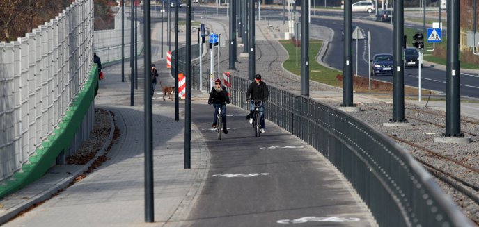Darmowa kawa na przystanku tramwajowym i flash mob w centrum miasta