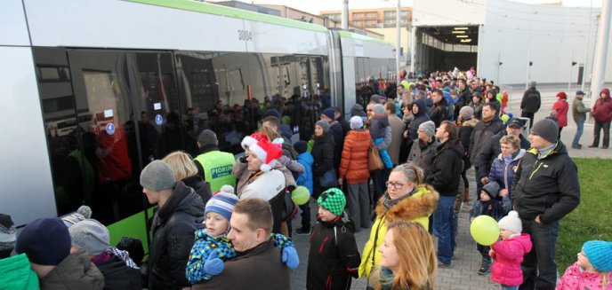Artykuł: Tłumy podczas dnia otwartego w zajezdni tramwajowej [DUŻO ZDJĘĆ]