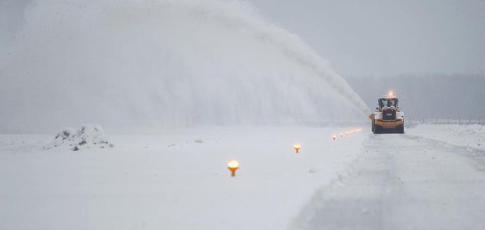 Artykuł: Akcja ''zima'' na lotnisku Olsztyn-Mazury