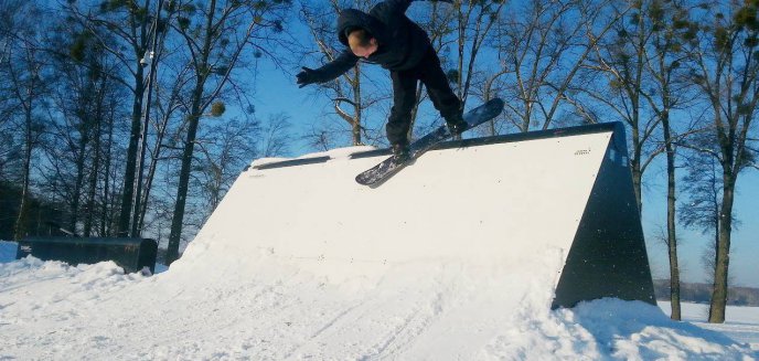 Ukiel rusza z darmową szkółką snowboardową