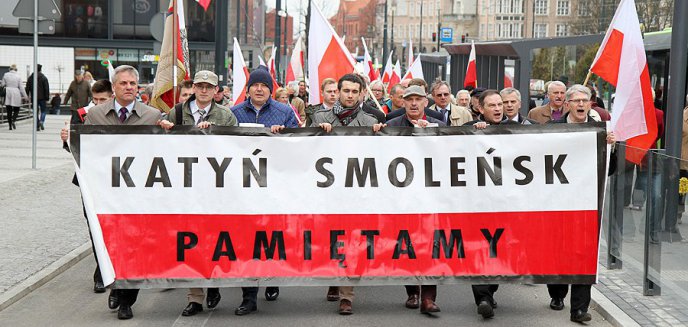''Katyń Smoleńsk Pamiętamy''. VI rocznica katastrofy smoleńskiej w Olsztynie [ZDJĘCIA]