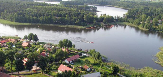 Artykuł: Mieszkańcy wygrali. Nie będzie fermy trzody chlewnej w okolicy jeziora Orzysz