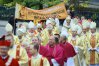 Hierarchowie kościelni w drodze na ingres