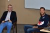 profesor Adam Sieradzki i pilot Łukasz Czepiela