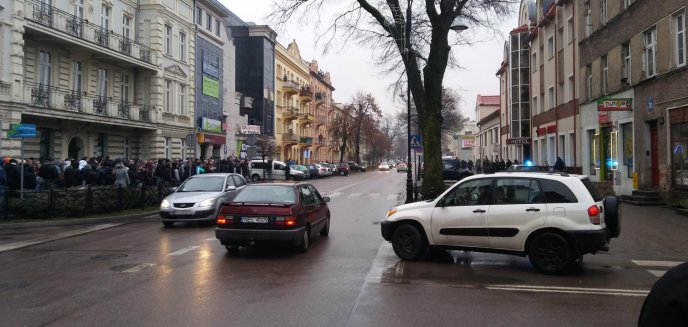 Artykuł: Kolejne zatrzymania po zamieszkach w Ełku. Tym razem to 28-letnia kobieta