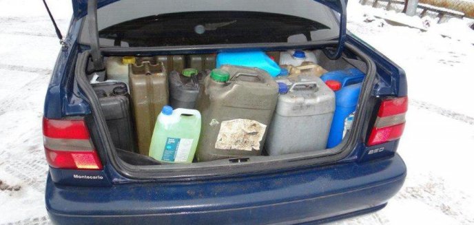 Artykuł: Przewoził 300 litrów paliwa w bagażniku