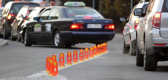 Drogowcy dyscyplinują kierowców w centrum Olsztyna. Postawili separatory [FOTO]
